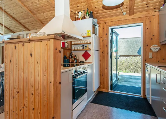 9 Person In Harboore-by Traum